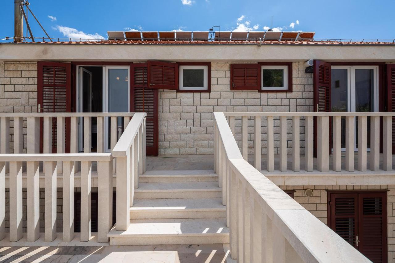 Beachfront Xxl - 2 Apartments Together - Lokva Rogoznica Εξωτερικό φωτογραφία
