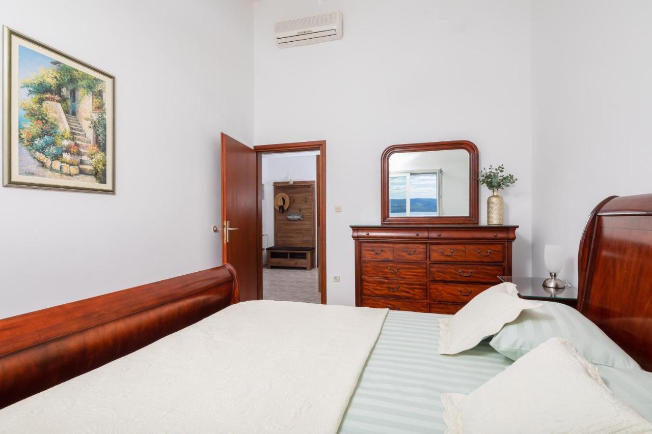 Beachfront Xxl - 2 Apartments Together - Lokva Rogoznica Εξωτερικό φωτογραφία